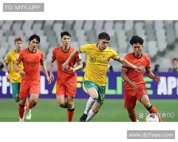 足球明星捂脸庆祝瞬间揭示了胜利背后的情感与压力的交织