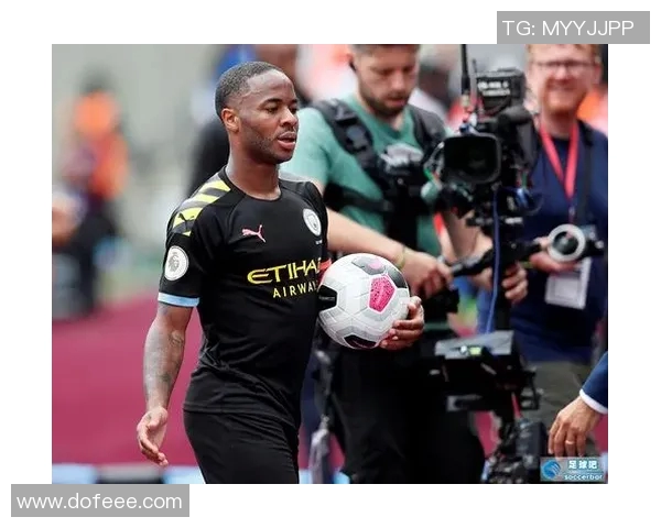 斯特林足球明星的辉煌历程与未来展望解析