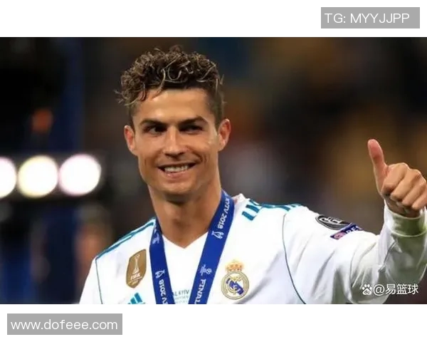 魅力四射的足球明星男士展现帅气与风采的完美结合